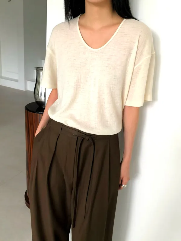 Minimalist Comfortable V-Neck Women's Top, Lightweight and Breathable