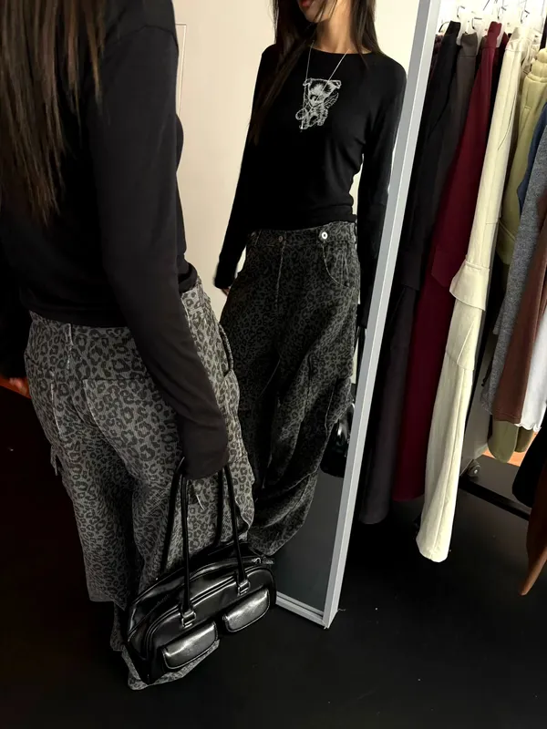Stylish and Unique Printed Long Sleeve T-Shirt - Showcase Your Distinct Charm