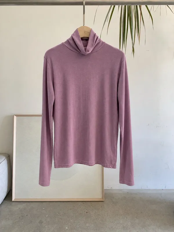 Elegant Long Sleeve Women's Top in Soft Pink, Comfortable and Breathable
