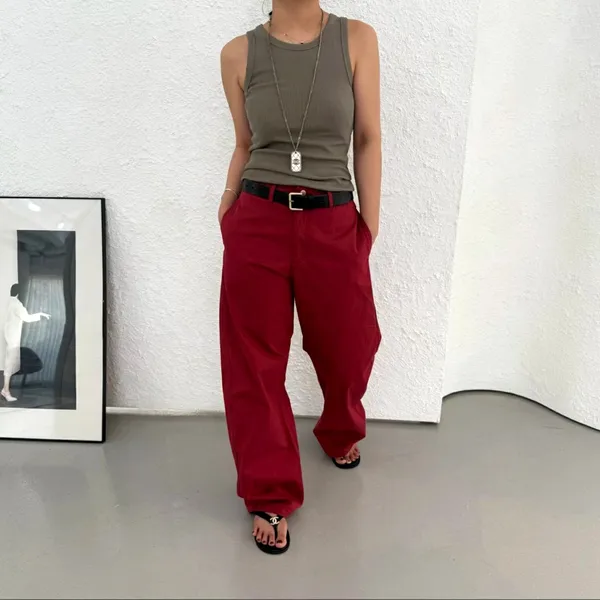 Stylish and Minimalist Women's Top, Comfortable and Breathable, Perfect for Pairing