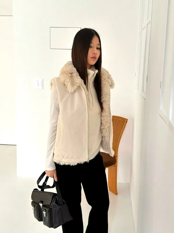 Stylish Women's Vest Jacket - Warm, Comfortable, and Versatile