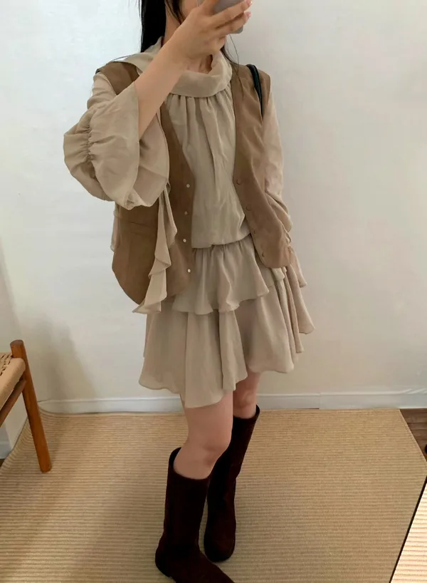 Elegant Women's Outfit Set - Lightweight and Comfortable for Perfect Pairing a set