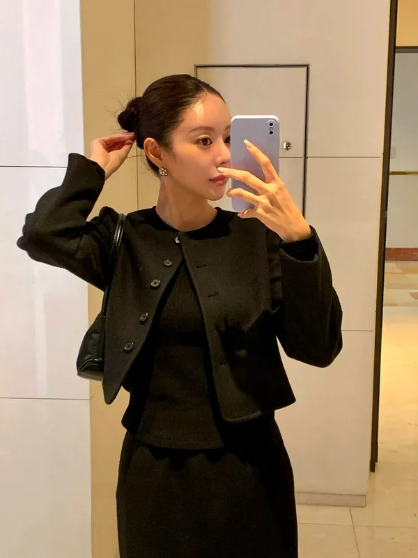 Elegant and Minimalist Women's Jacket, Fashionable and Versatile
