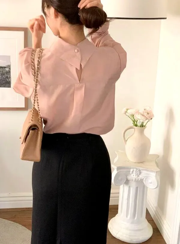 Elegant Women's Top, Lightweight and Breathable, Perfect for Pairing