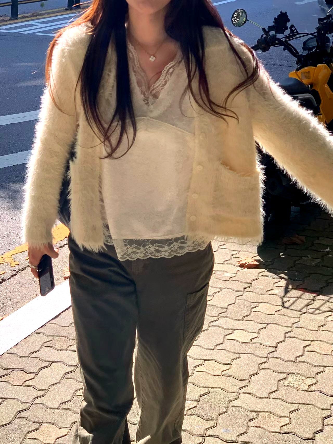 따뜻하고 부드러운 가디건으로 손쉬운 스타일 레이어링