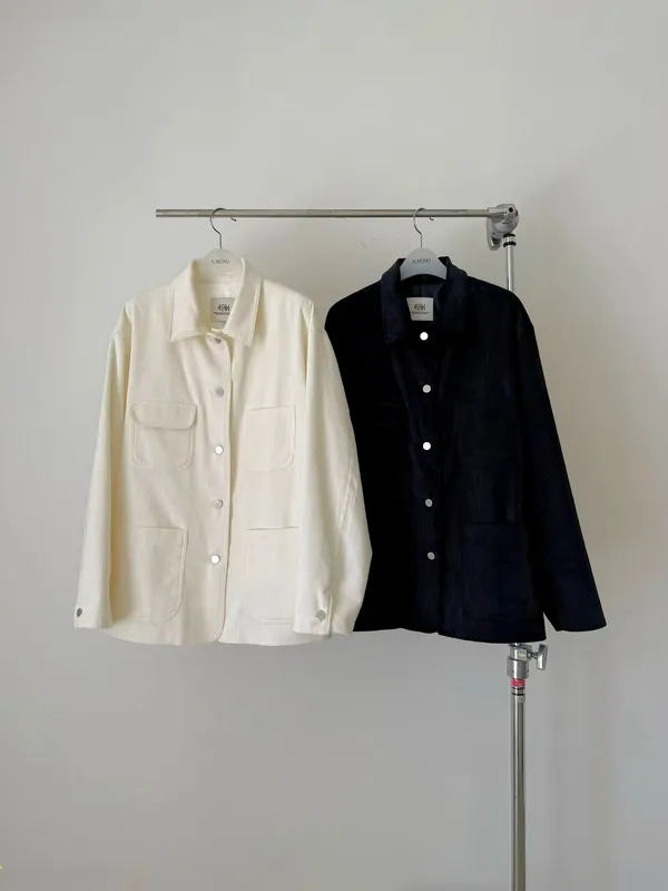 Stylish and Minimalist Women's Jacket, Elegantly Versatile