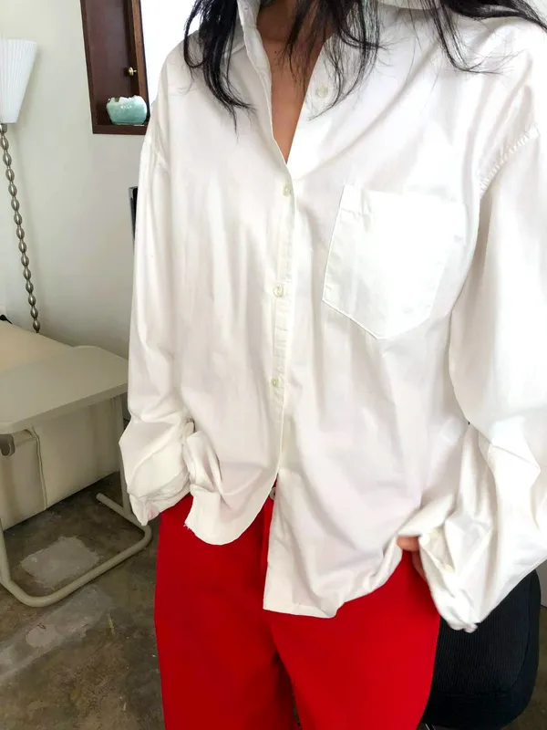 Stylish White Shirt - A Versatile Addition to Your Wardrobe