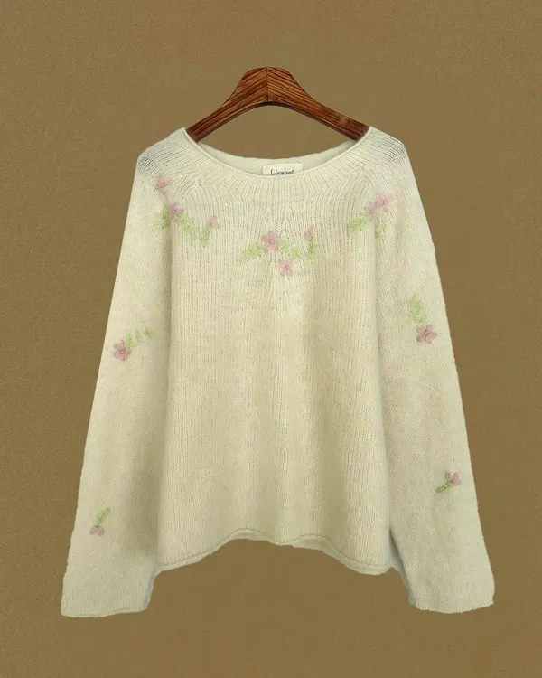 Elegant Embroidered Sweater - Warm and Comfortable, A Must-Have for Spring and Autumn