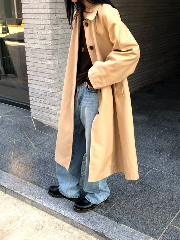 Stylish and Minimalist Women's Jacket - Elegant and Perfectly Matched