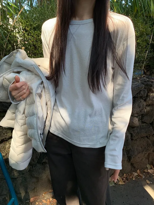 多色基礎款長袖T恤，舒適百搭