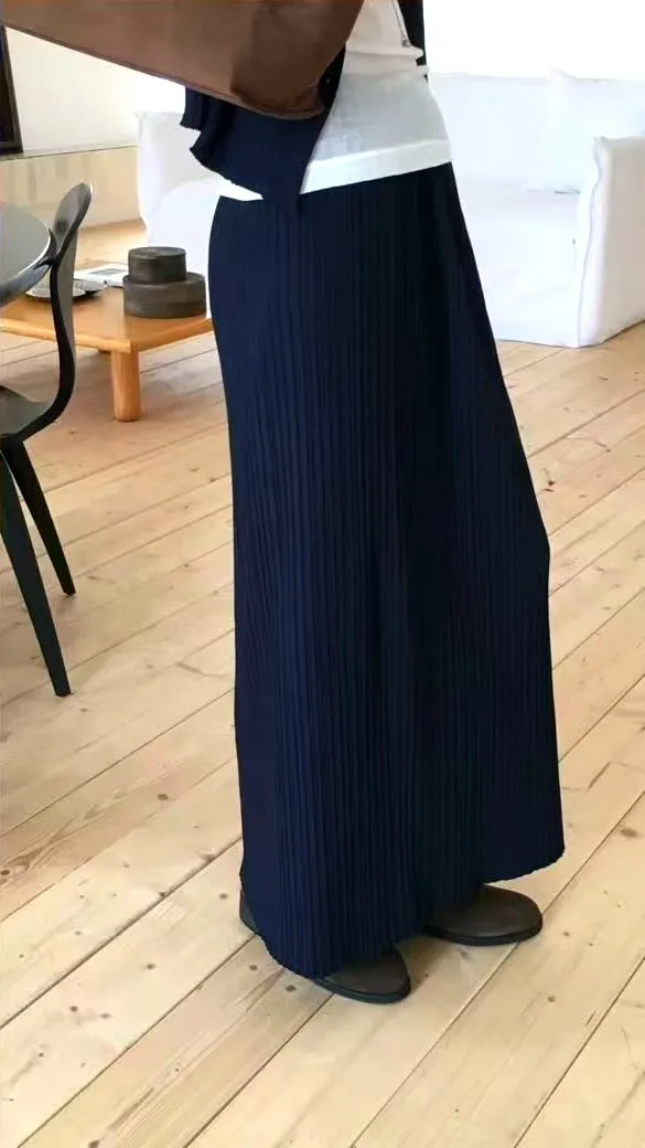 Elegant Pleated Maxi Skirt to Showcase Feminine Charm