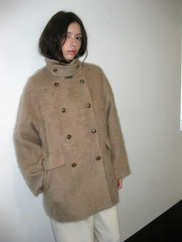 Cozy Plush Coat - A Stylish and Versatile Outerwear