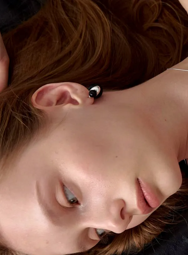 Minimalist Fashion Earrings - Elegant Accessories for Women 2026 F/W New Arrival 26FW-E07 price ₩ 12,000 color 검정 size FREE