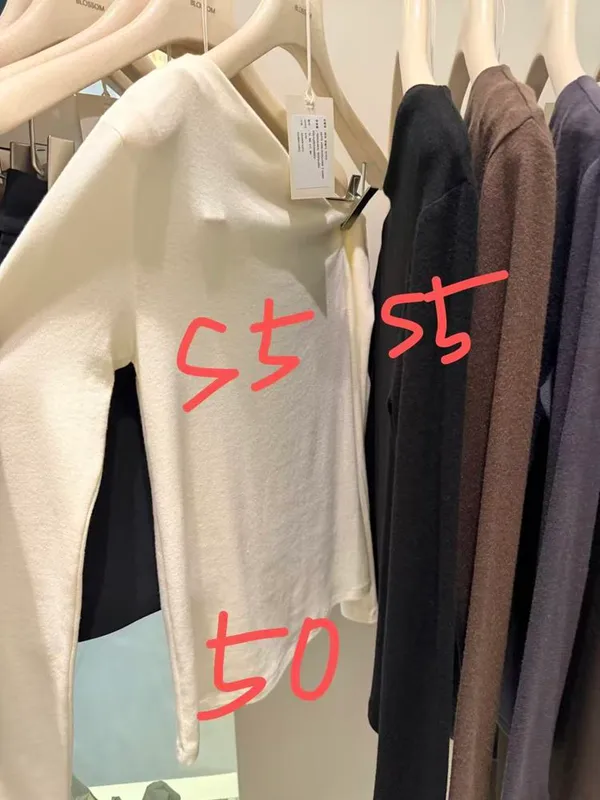Minimalist Long Sleeve T-Shirt, Comfortable and Versatile