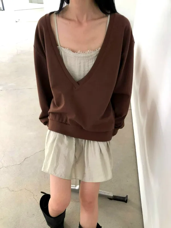 Fashionable Casual V-Neck Women's Top, Comfortable and Versatile