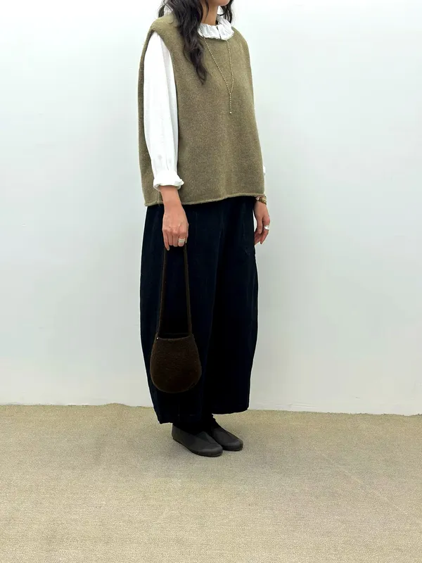 Stylish Women's Vest Jacket with Elegant Minimalist Design