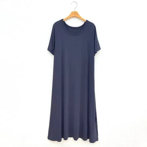 Minimalist Style Women's Short Sleeve Dress, Comfortable and Breathable