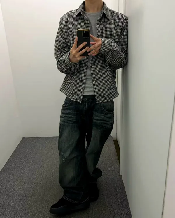 Fashionable Plaid Men's Shirt - Casual and Versatile