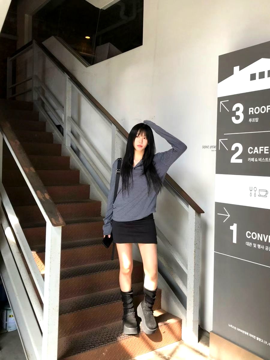 남성 스트라이프 후드 티셔츠 - 편안한 캐주얼 스타일