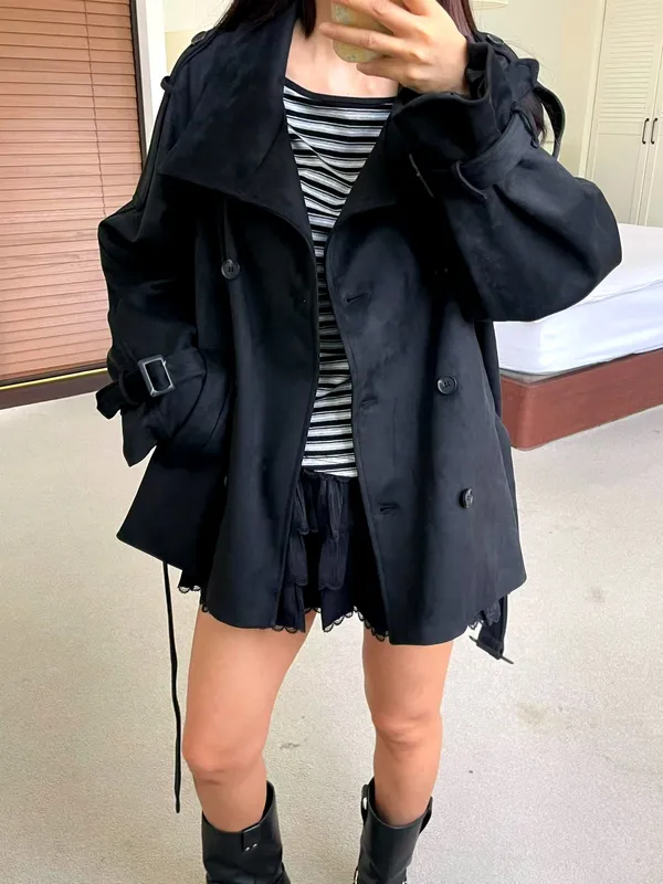 時尚黑色女裝外套大衣，優雅氣質，秋冬必備