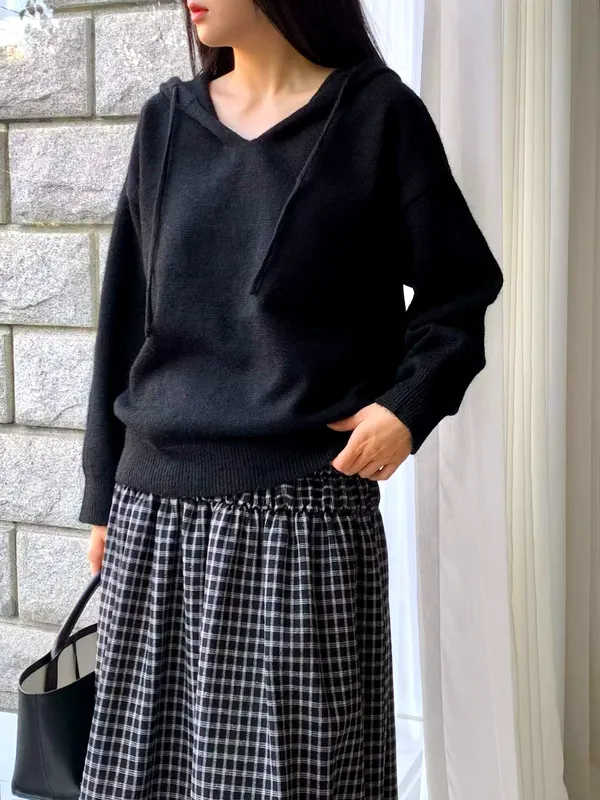 Stylish Black Knit Sweater, Comfortable and Versatile, Perfect for Fall and Winter