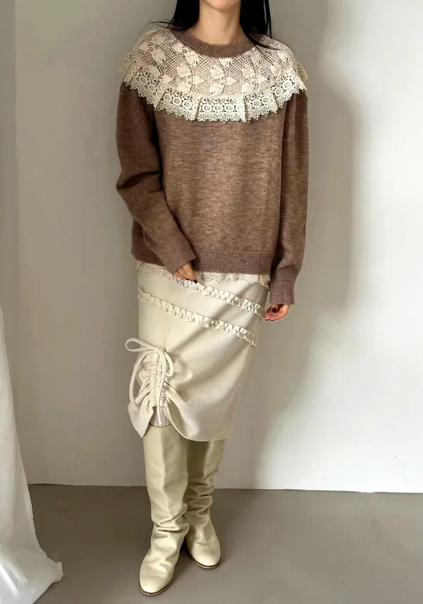 Elegant Lace-Trimmed Women's Top - Comfortable and Stylish