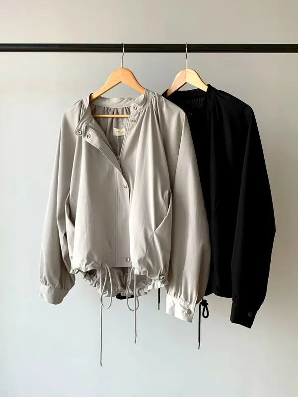 Stylish Women's Jacket - Lightweight and Comfortable, Perfect for Any Outfit
