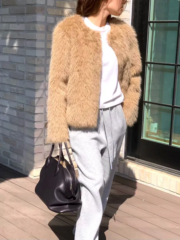 Stylish Plush Jacket, Warm and Comfortable, Perfect with Casual Pants