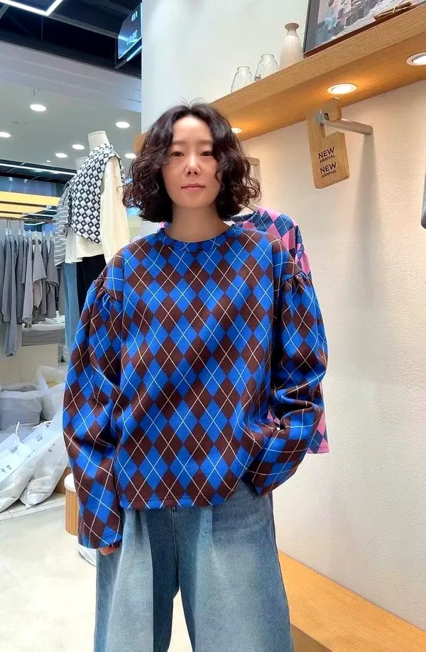 Fashionable Plaid Women's Top - Comfortable Casual Style