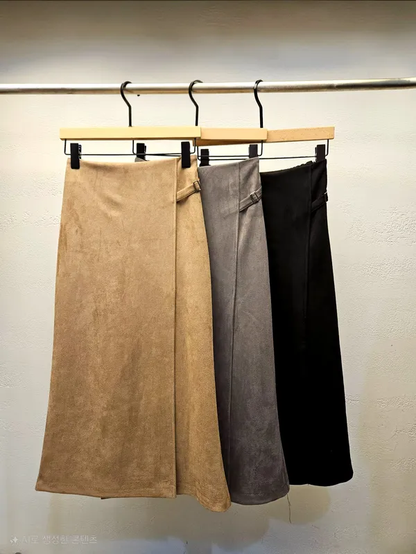 Chic and Elegant Midi Skirt to Showcase Your Charming Curves