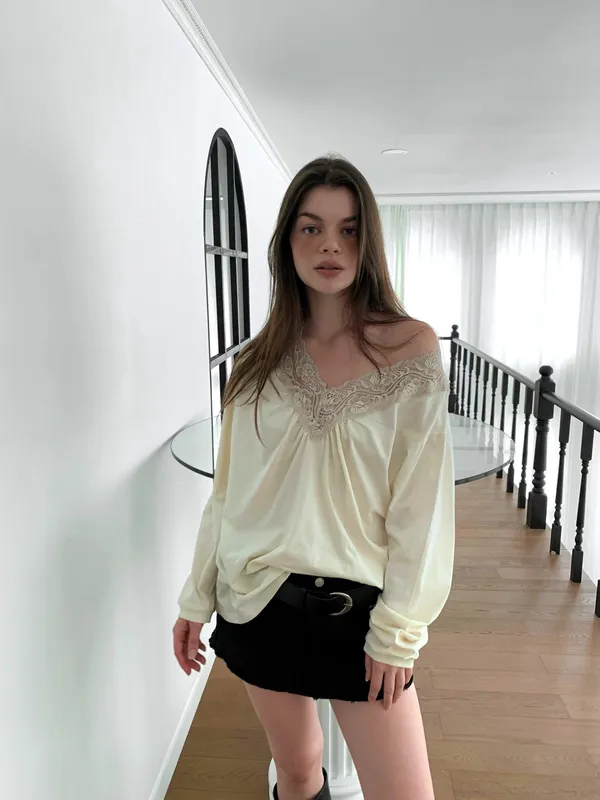 Elegant Lace Trim Women's Top, Lightweight and Comfortable