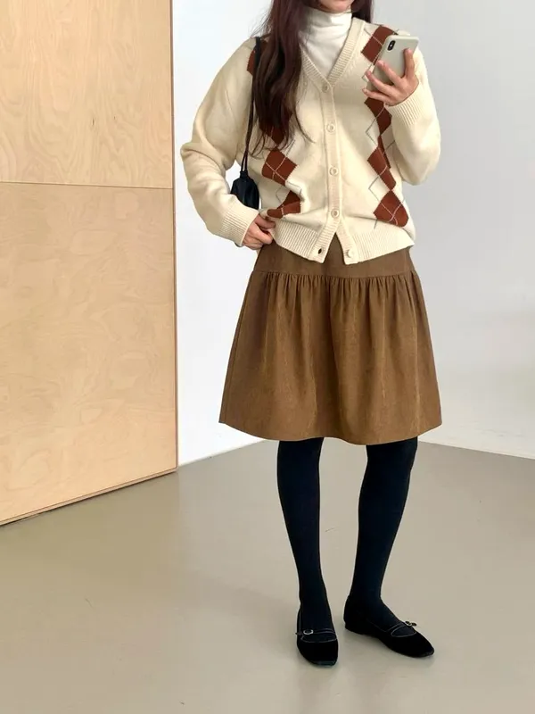 Elegant A-Line Skirt to Showcase Your Charming Style