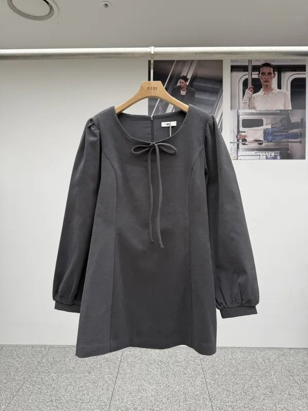 Elegant Long Sleeve Dress, Fashionable and Minimalist Design