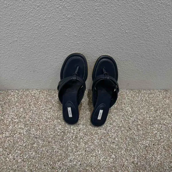 Stylish and Minimalist Casual Slippers, Comfortable and Breathable
