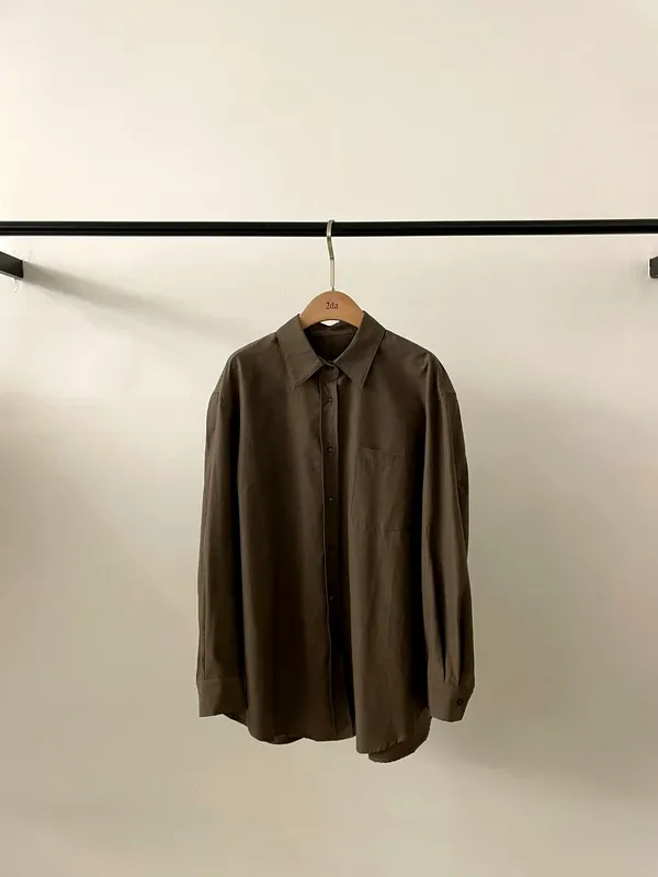 Elegant and Minimalist Long Sleeve Shirt, Effortlessly Matches Various Styles