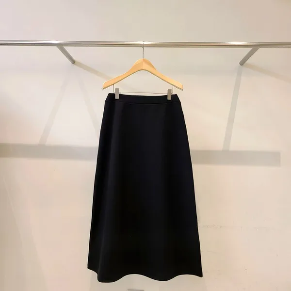 Elegant Black Maxi Dress to Showcase Femininity