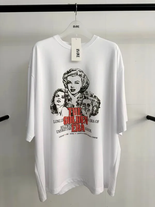 Vintage Style Printed Women's Top, Showcasing Classic Charm