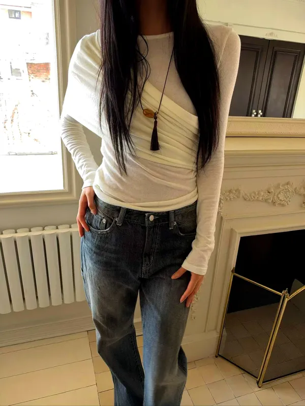 Stylish and Comfortable Women's T-Shirt, Perfectly Paired with Jeans