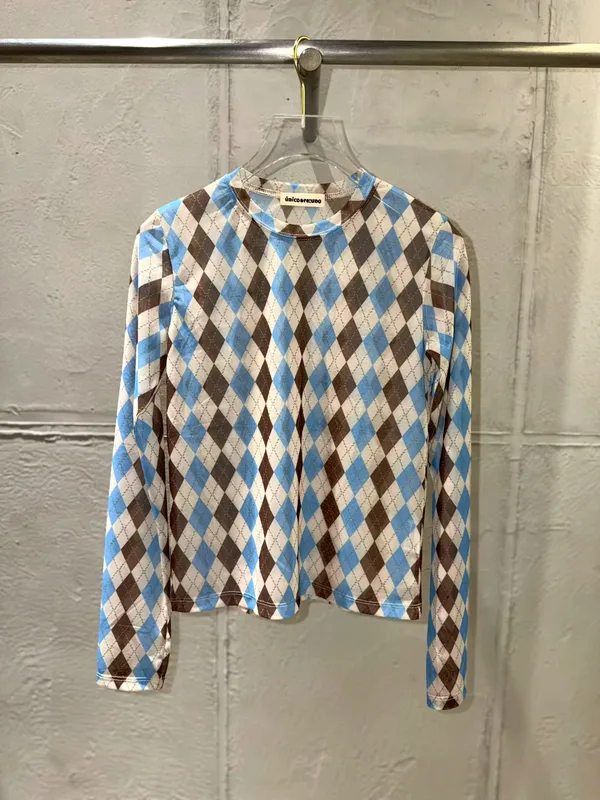 Stylish Plaid Women's Top - Comfortable and Versatile