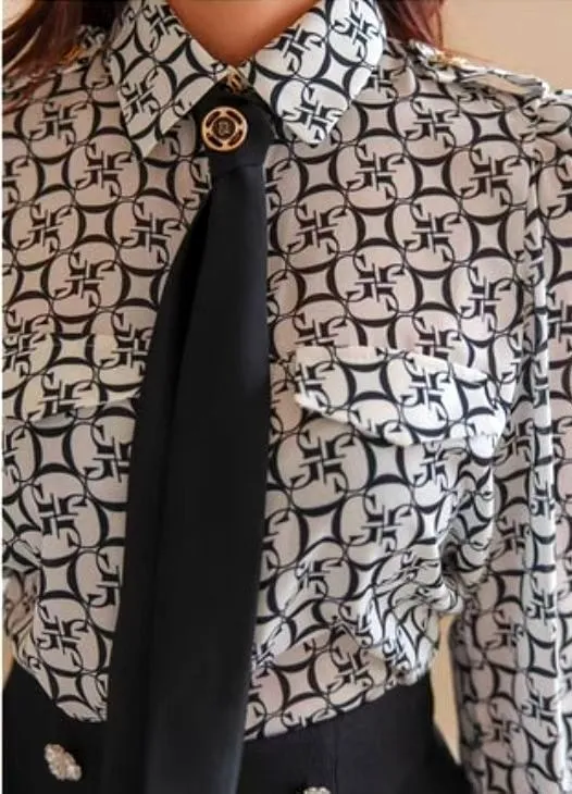Fashion printed women's top, showcasing elegant temperament.