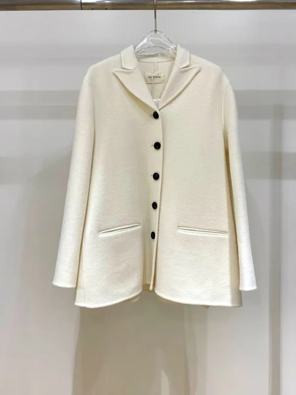 Stylish and Minimalist Women's Jacket, Perfectly Versatile