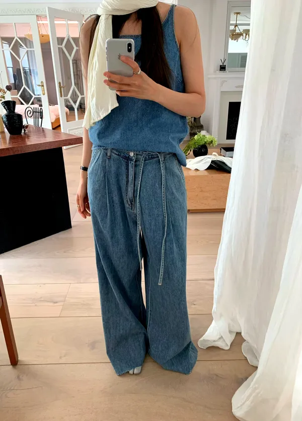 Fashionable Loose Denim Pants for a Comfortable Casual Look