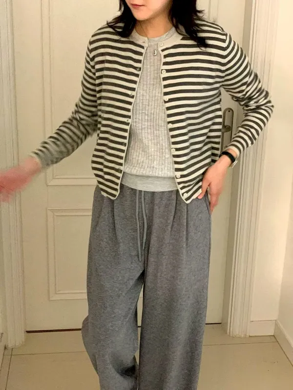 Striped Cardigan for Women - Comfortable and Casual Style