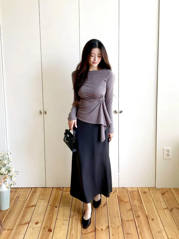 Elegant and Minimalist Women's Long Skirt - Showcase Your Charming Curves New model launched