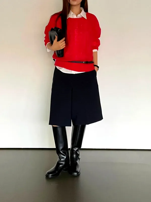 Fashionable Red Knitted Top - Comfortable and Versatile
