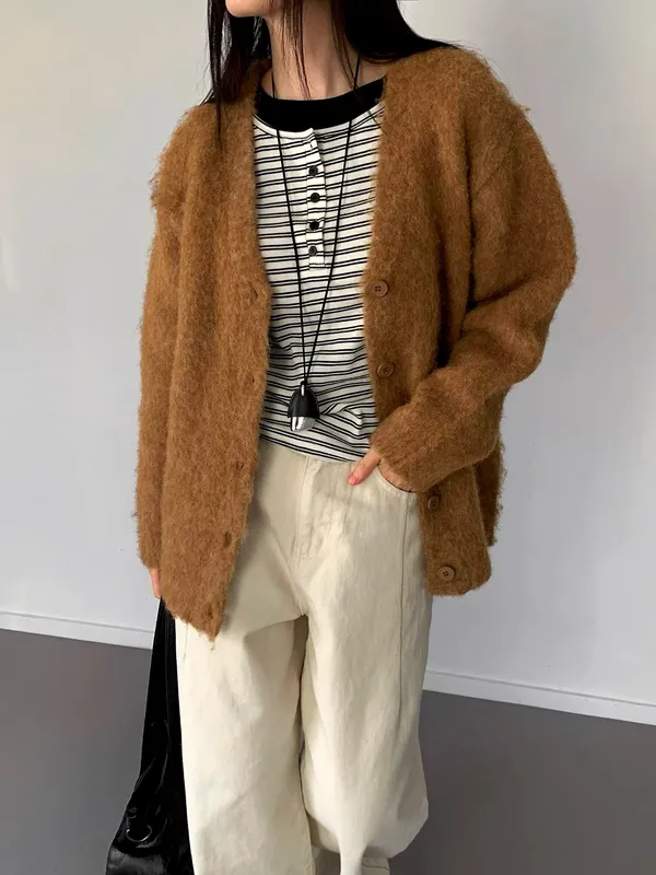 Stylish and Comfortable Women's Cardigan, Soft Plush Material, Perfect Match