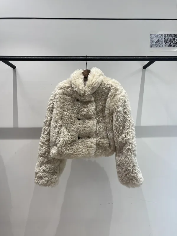 Warm and Cozy Plush Jacket, Fashionable and Versatile
