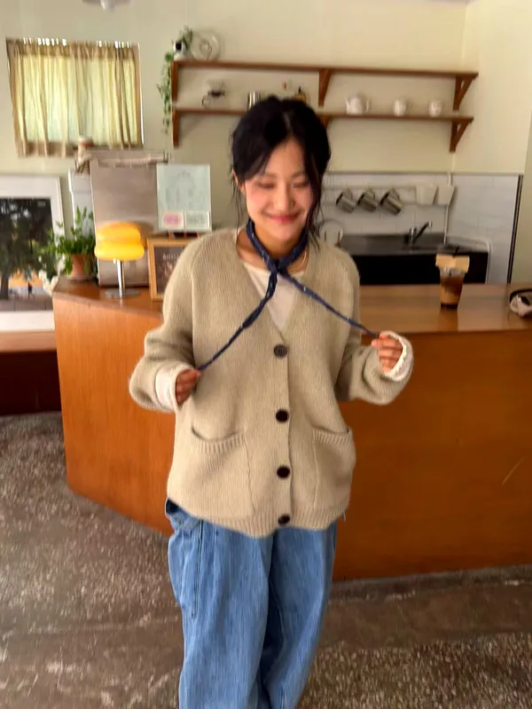 Stylish Casual Cardigan for Women, Comfortable and Versatile for Spring and Autumn