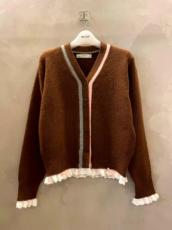 Fashion Women's Sweater with Elegant Lace Trim Design, Warm and Comfortable