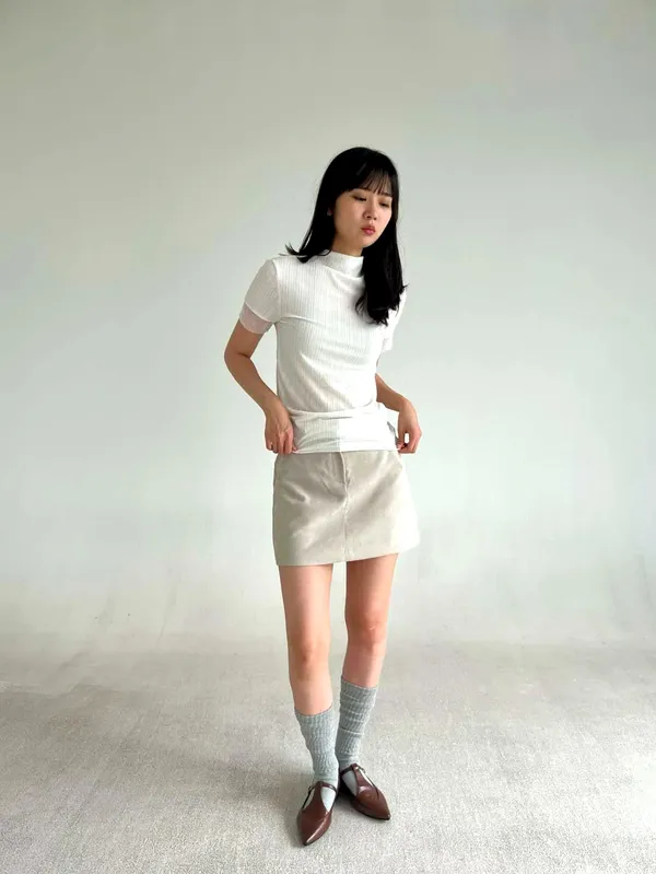 Minimalist Comfortable Women's T-Shirt, Perfect for Spring and Summer Outfits